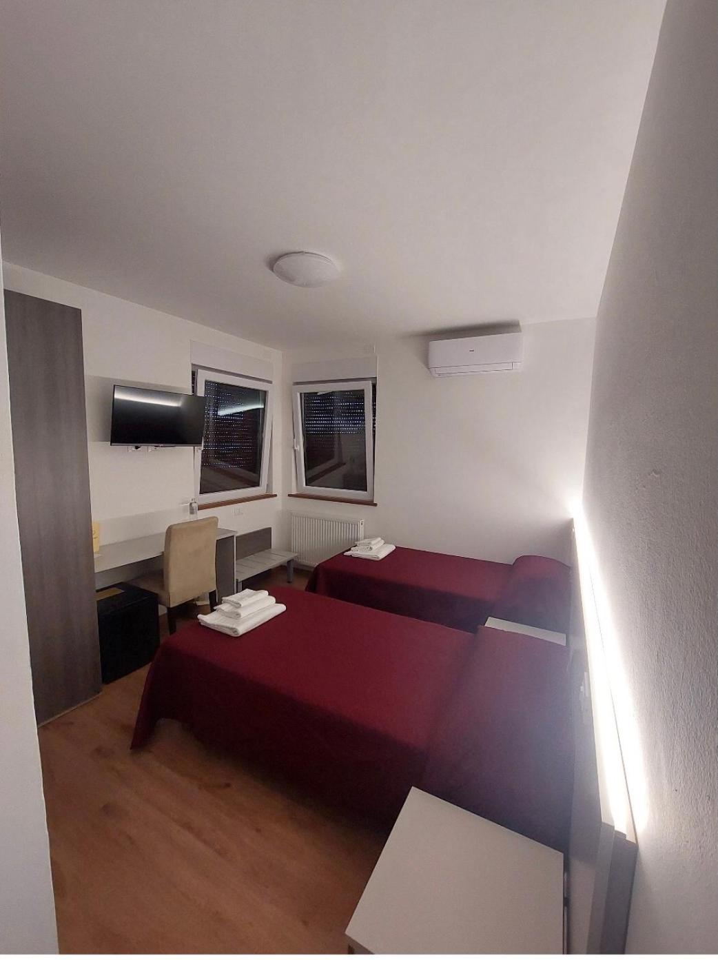 Locanda Rossa Hotel Romans di Varmo Exterior photo